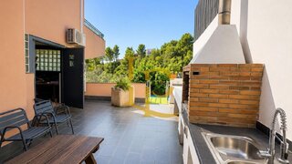 4-bedroom house with pool in Rubí