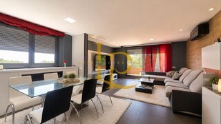 4-bedroom house with pool in Rubí
