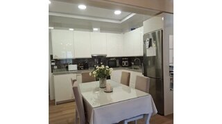 4-bedroom apartment with parking in L'Antiga Esquerra de l'Eixample, Barcelona