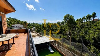 4-bedroom house with pool in Rubí