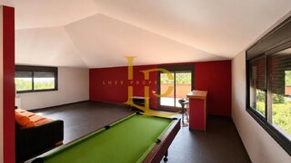4-bedroom house with pool in Rubí