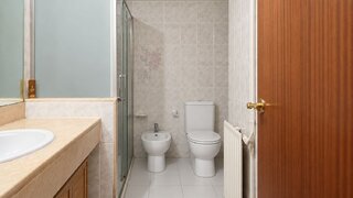 4-bedroom apartment with terrace in La Marina de Port, Barcelona