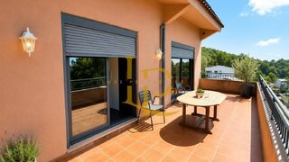 4-bedroom house with pool in Rubí