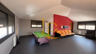 4-bedroom house with pool in Rubí