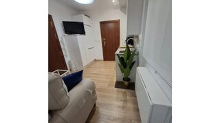 4-bedroom apartment with parking in L'Antiga Esquerra de l'Eixample, Barcelona