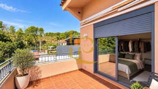 4-bedroom house with pool in Rubí