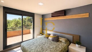 4-bedroom house with pool in Rubí
