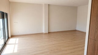 4-bedroom apartment with parking