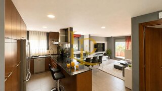 4-bedroom house with pool in Rubí