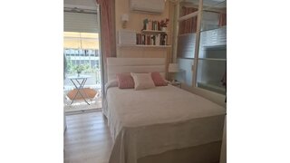 4-bedroom apartment with parking in L'Antiga Esquerra de l'Eixample, Barcelona