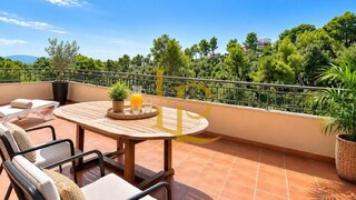 4-bedroom house with pool in Rubí