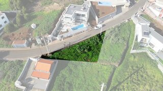 Land for sale in Calheta (Madeira), Portugal — €110,000