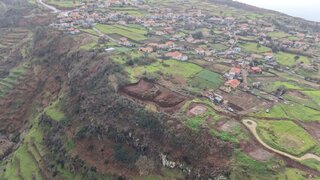 Terreno em Calheta (Madeira) · 3700 m² · 95 000 €