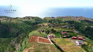 Land for sale in Calheta (Madeira), Portugal — €195,000