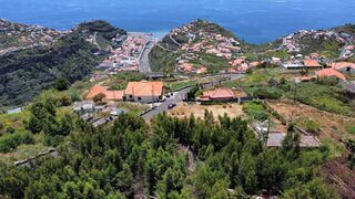 Land for sale in Ribeira Brava, Portugal — €95,000