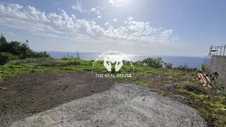 Land for sale in Calheta (Madeira), Portugal — €215,000
