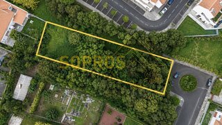 Terreno para venda em Angra do Heroísmo, Portugal — 76 000 €