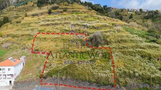 Land for sale in Calheta (Madeira), Portugal — €250,000