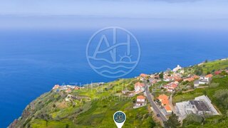 Land for sale in Calheta (Madeira), Portugal — €230,000