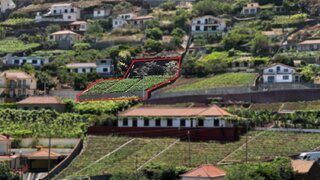Land for sale in Câmara de Lobos, Portugal — €175,000