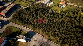 Land for sale in Paredes, Portugal — €660,000