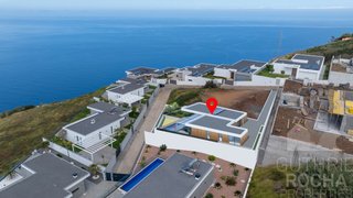 Land for sale in Calheta (Madeira), Portugal — €249,000