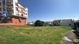 Land for sale in Amadora, Portugal — €85,000