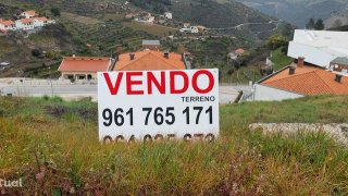 Land for sale in Tabuaço, Portugal — €35,000