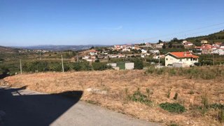 Terreno para venda em Armamar, Portugal — 12 000 €