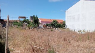 Land for sale in Marinha Grande, Portugal — €95,000
