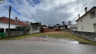 Terreno em Marinha Grande · 470 m² · 49 000 €