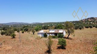 Terreno de 10 160 m² em Faro