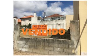 Land for sale in Loures, Portugal