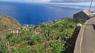 Land for sale in Calheta (Madeira), Portugal — €330,000