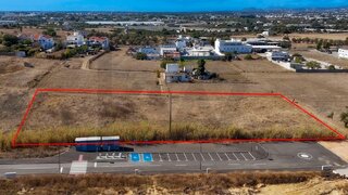 Terreno de 7120 m² em Faro