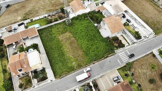 Terreno para venda em Santa Maria da Feira, Portugal — 75 000 €