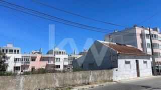 Land for sale in Almada, Portugal — €450,000