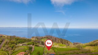 Land for sale in Porto Moniz, Portugal — €100,000