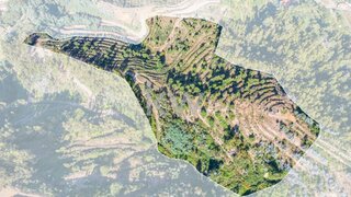 Land for sale in Câmara de Lobos, Portugal — €290,000