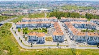 Land for sale in Amadora, Portugal — €425,000