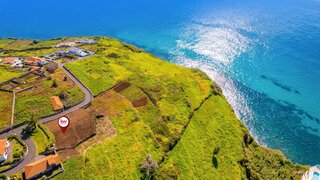 Land for sale in Calheta (Madeira), Portugal — €370,000