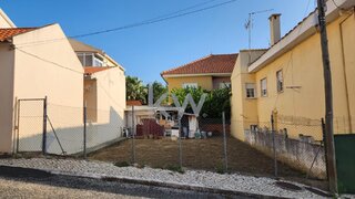Land for sale in Loures, Portugal