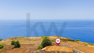 Land for sale in Calheta (Madeira), Portugal — €240,000