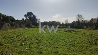 Land for sale in Oliveira de Azeméis, Portugal — €75,000