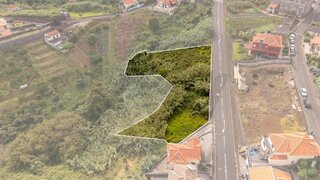 Land for sale in Santana, Portugal — €90,000