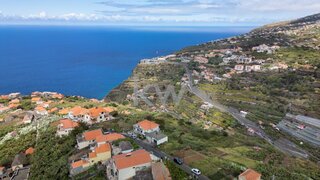 Land for sale in Calheta (Madeira), Portugal — €195,000