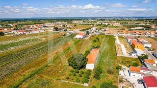 Land for sale in Almeirim, Portugal — €77,500