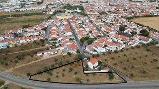 Land for sale in Reguengos de Monsaraz, Portugal — €90,000