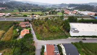 Terreno para venda em Paredes, Portugal — 299 900 €