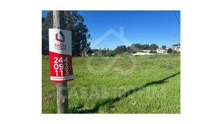 Land for sale in Oliveira de Azeméis, Portugal — €273,325